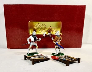 BRITAINS Bleispielzeug Soldat RITTERS OF AGINCOURT, MEN AT ARMS KÄMPFEN NEUWERTIG IN BOX - Bild 1 von 2