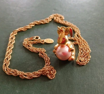 JOAN RIVERS bunny rabbit faux pearls & pink rhinestone eyes•gold Tone necklace - Image 1 of 4