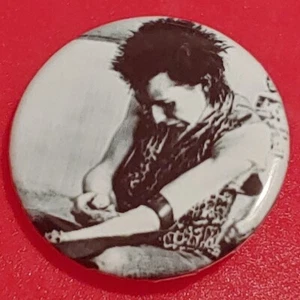 1 Inch Sid Vicious Shootin' Up Sex Pistols Punk Round Pinback Button - Picture 1 of 2