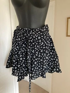 ZARA Minirock - Größe S - schwarz/weiß Blumenmuster - sehr guter Zustand - Bild 1 von 5