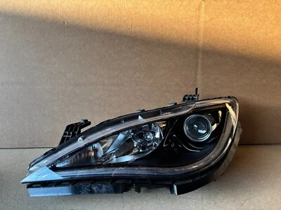 2017-2020 克莱斯勒 Pacifica 左驱动侧 LED 车头灯 原始设备制造商 68228947AI — 第 1/4 张图片