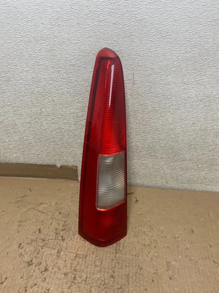 Luz trasera lateral izquierda superior OEM U2435 DW Volvo XC70 V70 1998-2000 conductor izquierdo Foto 1 de 4