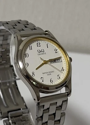 Vintage Q&Q By Citizens Mens Quartz Watch - Image 1 of 4