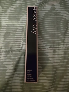 CEPILLO MEZCLADOR MARY KAY~NUEVO EN CAJA~FORMA OVALADA~AYUDA A PROPORCIONAR UN ACABADO PERFECTO - Imagen 1 de 3