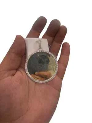 Подвеска-амулет из желтого золота 14 карат с выращенным в лаборатории бриллиантом круглой огранки 0,40 карата - Изображение 1 из 4