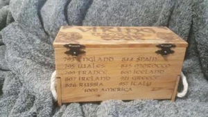 Cassapanca vichinga in legno di ontano portagioie/cofanetto - Foto 1 di 7