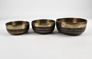 Antique Nesting Singing Bowls Deep Relaxing Sound Handmade Brass Set of 3 - RARE - Picture 1 of 15