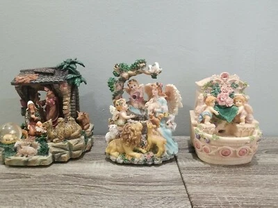 2 FUENTE CASCADA PORCELANA PESADA STOCK Nº: ALFTN201 Y 1 NACIMIENTO BEBÉ JESÚS Foto 1 de 4