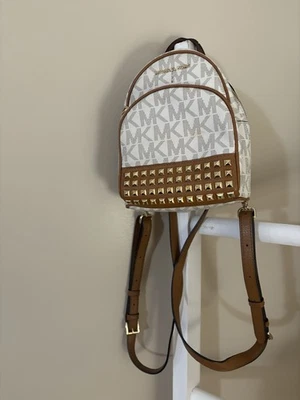 Michael Kors Abbey Mochila Tostado y Vainilla Dorado Tachonado Mini Mochila Cartera Foto 1 de 4