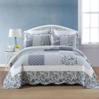 King Size Blue Floral Cotton Quilt Set - 3 Piece Reversible Bedspread Patchwork - Image 1 of 4