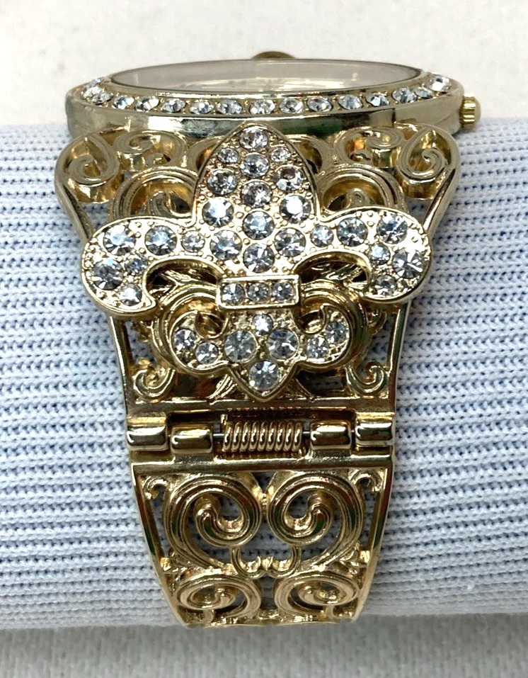 Women's Watch Geneva Platinum  44mm Silver Tone Bling Crystals New Battery 7.5" - Image 1 of 4