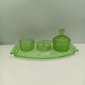 Art Deco 1930s Uranium Glass Vanity Set 4 Pieces, Green Glass with UV Glow - Foto 1 di 5