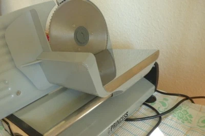 Allesschneider PRINCESS Brotschneidemaschine  Schneidemaschine Metallgehäuse  - Bild 1 von 4