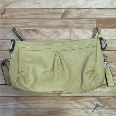Bolsa clutch B. Makowsky couro genuíno y2k amarelo manteiga prata - Imagem 1 de 4