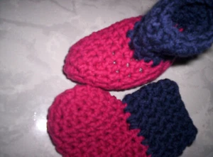Baby- Häkel-Schühchen, rot-blau, Handarbeit ab Gr.62/68-74/80 - Bild 1 von 2