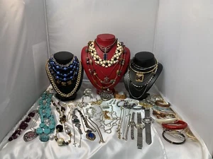 Modernes Modeschmuck Konvolut mit einigen Vintage Teilen - Bild 1 von 7