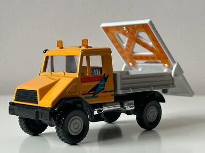 Mercedes-Benz Unimog Road Service Emergency Car Vehicle Model Diecast Welly - Image 1 of 4