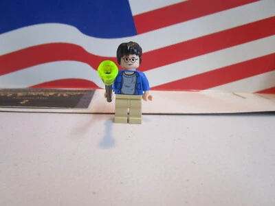 LEGO HARRY POTTER MINIFIGURE WITH FLESH FACE & HANDS FROM SET 4755 KNIGHT BUS - Image 1 of 2