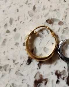 Elegantes aretes tipo argolla dorada para mujer en plata argentino 935 - Imagen 1 de 4