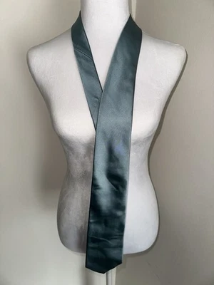 Geoffrey Beene Sage Green Hand Made 100% Silk Men’s Neck Tie - Image 1 of 3
