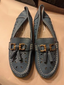 Women's Size 8 Blue Casual Slip On Shoes With Tassels New - Picture 1 of 9