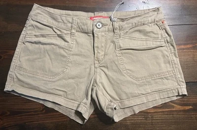UnionBay y2k Women's cargo pocket Shorts Size 11 Khaki, NEW WITHOUT TAGS - Image 1 of 4