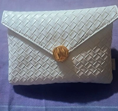 Bolsa de cosméticos Ipsy Jan 2025 CON 6 lápices labiales, varios tonos de rosa/rojo Foto 1 de 4