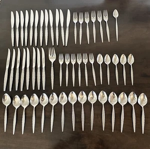 Oneida Community VENETIA Stainless Flatware Serrated Steak Knives Forks Spoons - Picture 1 of 24