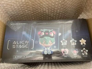 Alien Stage Free Stage 6 figures complete BOX unopened with Reward Cards - Picture 1 of 5