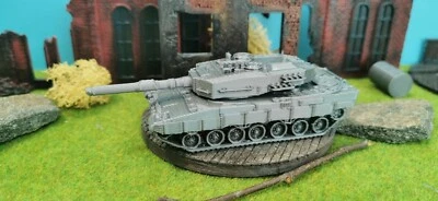Leopard 2 Tedesco Kampfpanzer Serbatoio Esercito Kit di Costruzione 1:87 1:72 - Immagine 1 di 3