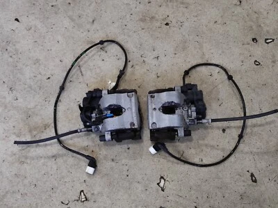 Pinza Freno Mercedes 253 Posteriore Supporto Set A2534230998 A2534231098 - Immagine 1 di 4