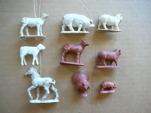9 VINTAGE GUMMIFARM TIERE PFERD KUH SCHAFE SCHWEIN TRUTHAHN weiß & braun Auburn - Bild 1 von 2