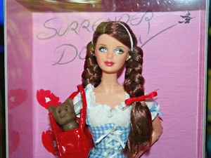 Raro 2010 Pink Label El Mago de Oz-Miss Dorothy Gale-Muñeca Barbie-Nueva en Caja - Imagen 1 de 8