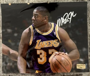 Magic Johnson Autografo 8x10 Con Certificazione COA Hologram Lakers Legend - Foto 1 di 4