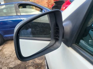 Dacia Logan Laureate Estate 2017 1,5 L diésel espejo retrovisor del pasajero delantero blanco - Imagen 1 de 4