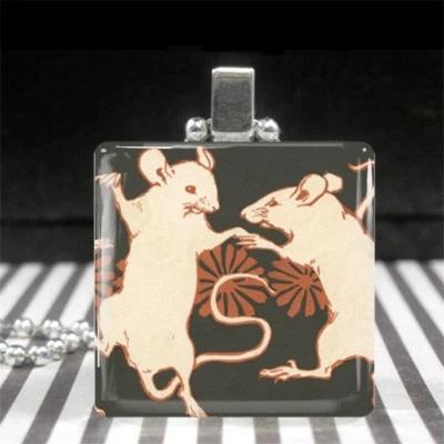 Collar Ratón Pareja Bailarina Joyería Vintage Art Nouveau Estampado Vidrio Colgante Foto 1 de 2