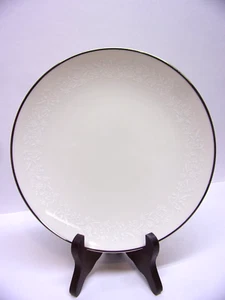 Noritake Lorelei pattern 8 3/8" Plate - Picture 1 of 1