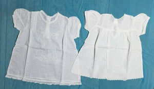 Vestidos Infantiles Ligeros Blancos Años 50 60 De Colección (2) Bordados 6-12 Mo - Imagen 1 de 19