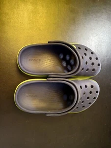 CROCS Clogs blau-grüne Kinderschuhe in Größe 30 C13 für Jungen - Bild 1 von 2