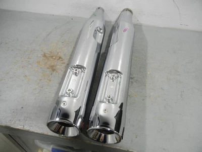 Juego de silenciadores cromados Harley Davidson CVO Road Glide FLTRXSE 2023, usados 64901282 Foto 1 de 4