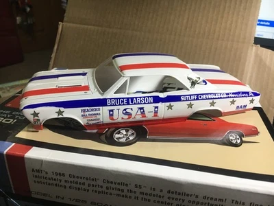 AMT '66 CHEVELLE SS UNASSEMBLED MODEL KIT 1:25 W/ PRE-PAINTED BODY - Image 1 of 4