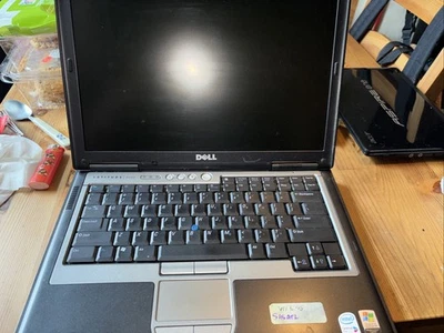 "Laptop Dell Latitude D620 14"" - SIN PROBAR" Foto 1 de 4