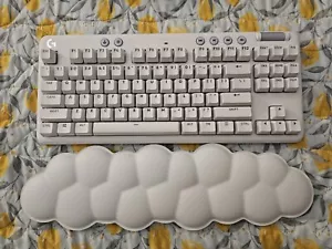 Logitech G713 Mechanical Keyboard Brown Switches - Picture 1 of 2