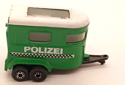 PONY TRAILER POLIZEI GRÜN OHNE PFERDE MATCHBOX SUPERFAST 1989 - Bild 1 von 4