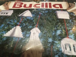 KIT Christmas ornaments Bucilla 1993 LITTLE SNOW VILLAGE 17 Plastic Canvas - Picture 1 of 8