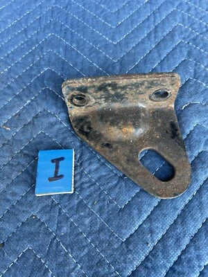 Volvo 240 244 245 1986-1993 marco trasero punto de remolque gancho chasis OEM #3673E Foto 1 de 4