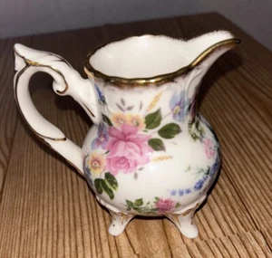 Milchkännchen mit floralem Rosenmotiv von Ornamental Collectibles beschädigt siehe Fotos - Bild 1 von 10