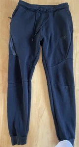 Nike Tech Fleece Joggers Black Adults Size XS Great Condition - Foto 1 di 5