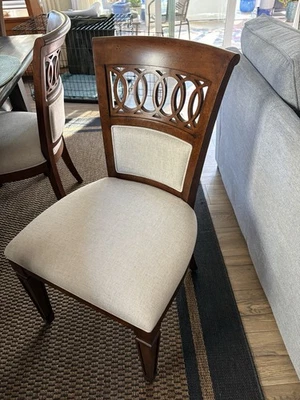 Juego de 6 sillas de comedor tapizadas Foto 1 de 3