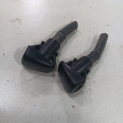 Kia Sorento Windshield Wiper Washer Fluid Hood Sprayer Nozzles  2018 2017 2016 - Image 1 of 4